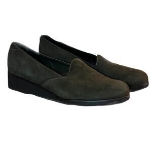 Cole Haan Women’s Forest Green Suede Loafers Size 6 Business Casual Preppy